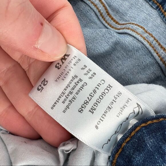 Kancan distressed jean shorts size 3 juniors size 25 waist - Picture 6 of 7